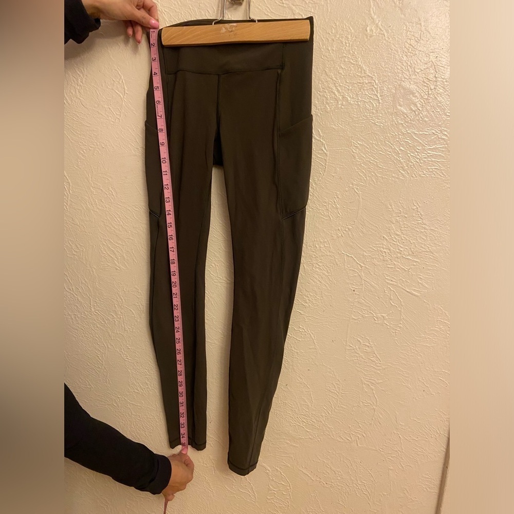 Lululemon legging - Picture 3 of 9